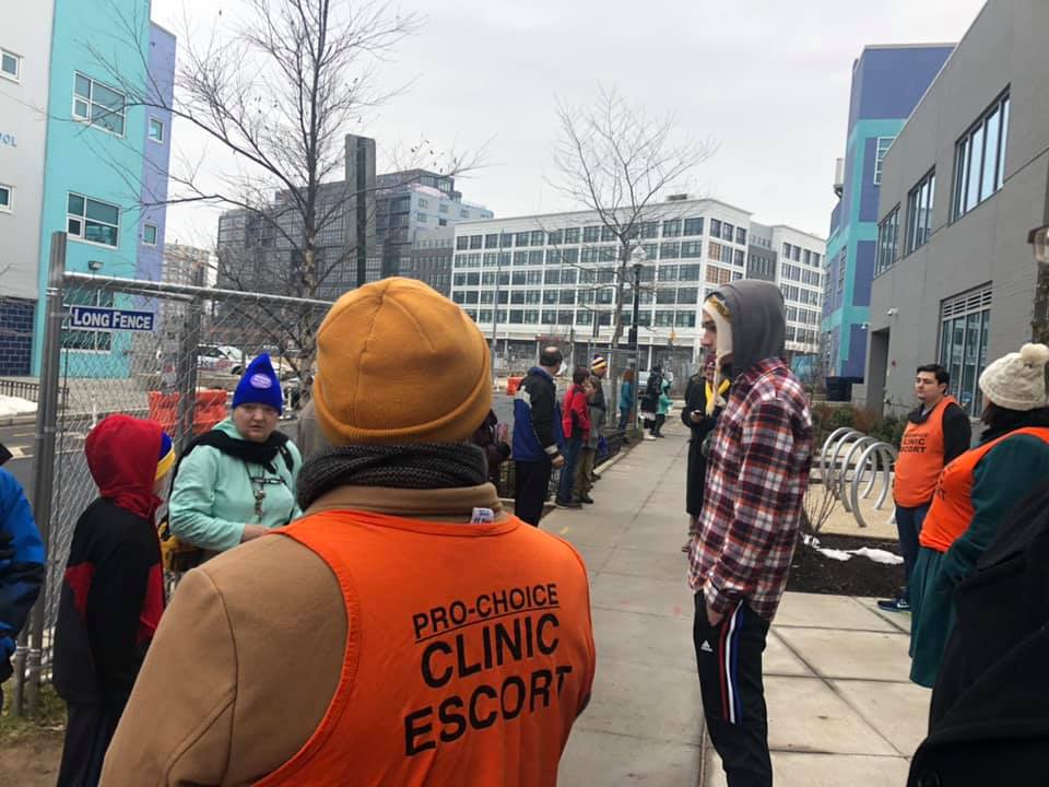 ProLifeSTL's tweet photo. After the @March_for_Life, #ProLifeDC invited #ProLifeSTL to join them on the sidewalk at an abortion clinic on Saturday. Together, we prayed for the women &amp; unborn &amp; respectfully offered them life-affirming resources. Schools from Kansas and Georgia joined us! #ProLifeUSA https://t.co/DpChI1tUBK