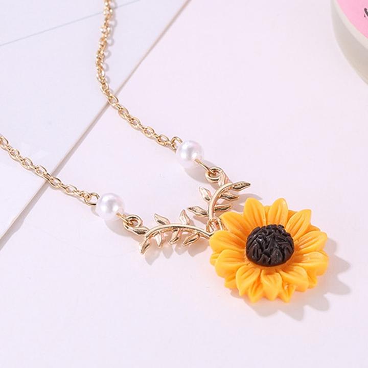 StoreSutra's tweet photo. Sunflower Necklace https://t.co/fANQmzvefD