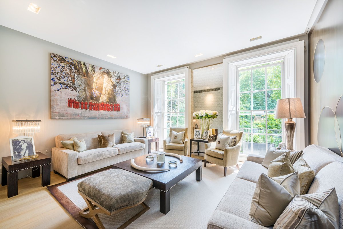 struttsloanest's tweet photo. || A stunning, newly refurbished six bedroom (with lift) family house overlooking communal gardens ||

https://t.co/ToB4Mpd0Mk
#ToLet #Knightsbridge #London #Furnished #LongLet https://t.co/LNJxFNz8vW