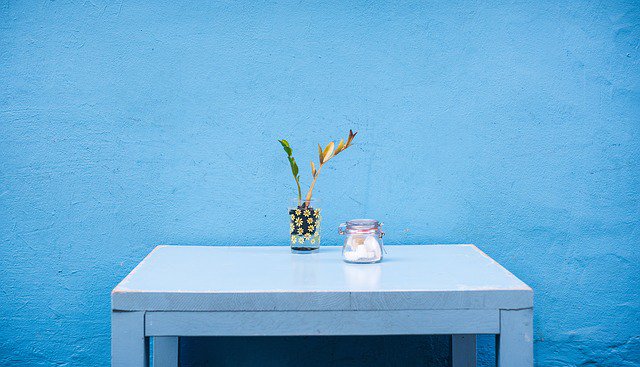 SiCan_do_it's tweet photo. Feeling Blue? 

A lick of paint will sort that (other colours are available)

#bluemonday #decorator #rdgUK #berkshire https://t.co/RceCMl71OQ