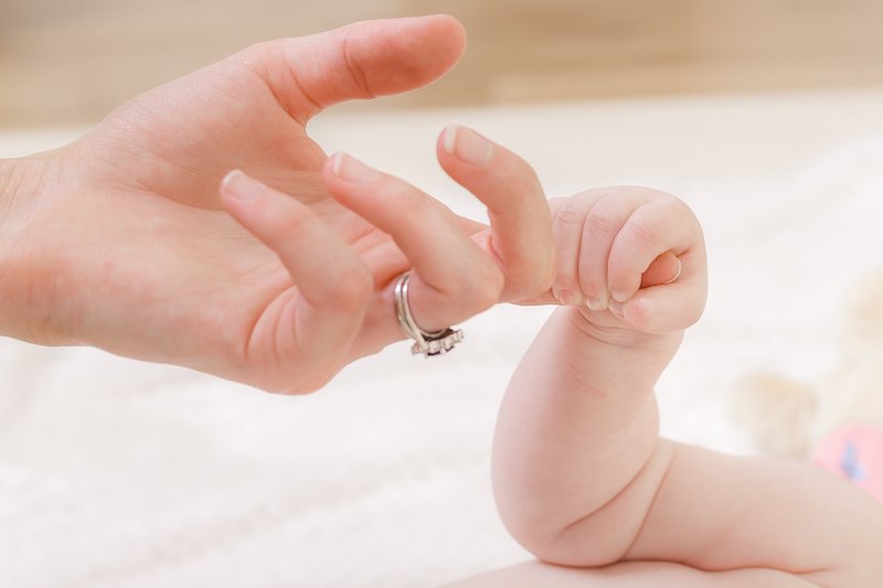 Gorgeous Sonny is with me in the studio today for a #NewbornPhotoshoot. These photos make such fabulous keepsakes to remember the fleeting time when your baby is so new. (I wish this had been 'a thing' when my twin boys were born!) A few fave pics here ...