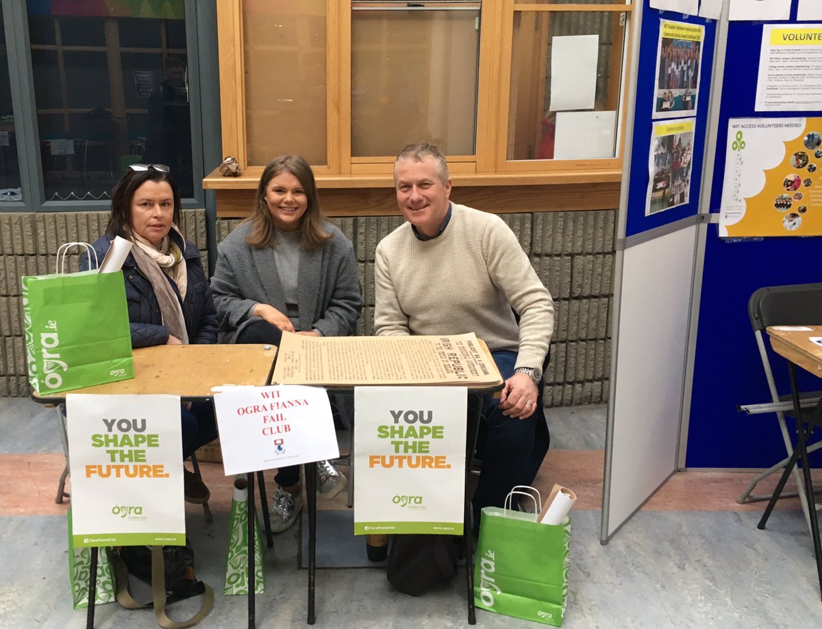 MulliganEddie's tweet photo. Back in #college for the morning supporting @OgraFiannaFail #recruitment day as a part #refreshersday @waterfordit ๐ Weโll be #CollegeStreet Campus Wed 23/1/19 from 1130am to 2pm if want to make a difference with @fiannafailparty ๐ https://t.co/JaDdM6Qeua