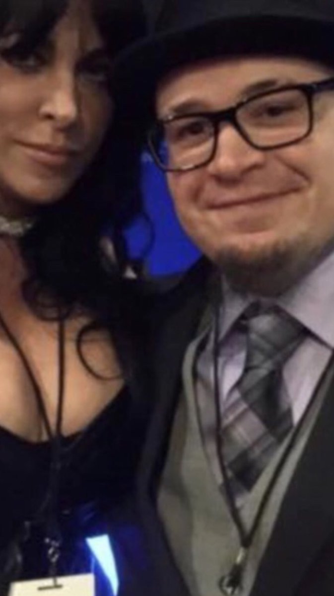 ZENAPRCHAMP's tweet image. You bet your ass I’m a fan of #VinniePaz #rapper #artist #MondayMorning #MondayMood #MondayMotivation  go read some wise insights today ,,,,, #thinkTwice #deep #Music #rap #Think