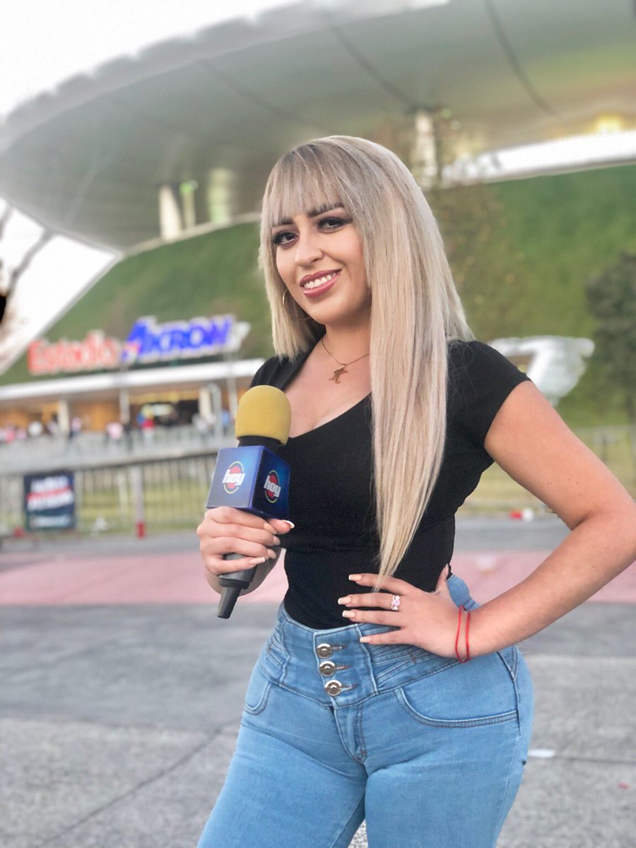 KaryyAlejandre's tweet photo. Reporteando para @programa_hoy https://t.co/KLRd6eV5C3