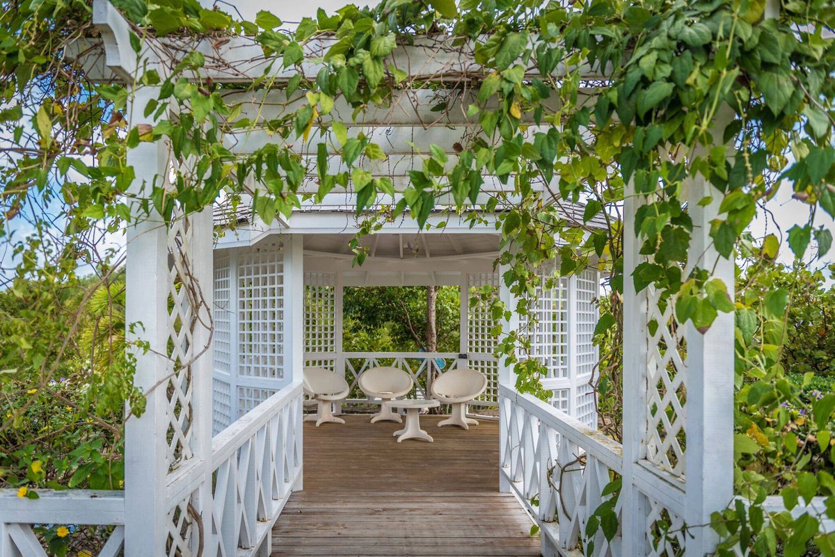 SaintLuciaFr's tweet image. Quoi de mieux qu'un jardin tropical en bord de mer pour se ressourcer ? 🍃🌺
Tentez-l'expérience à l'East Winds Saint Lucia !