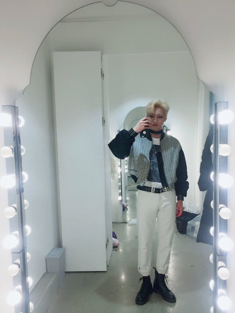 ATEEZofficial's tweet photo. [#성화] 오랜만에 돌아온 성화의 거울샷📸
#ATEEZ #에이티즈 https://t.co/8GnyNQdAt2