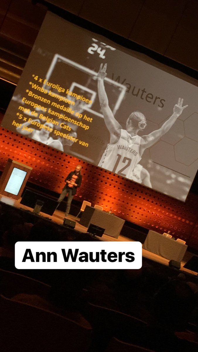 nadjaDS's tweet photo. We leren van @AnnWauters12 over succesvol team.
De gewonnen titels zijn leuk, de verloren matchen zijn de beste leermomenten..
En.. soms haal je een resultaat niet door een ego’s..
Ga er samen voor!
Ga je er ook voor als niemand kijkt? En Leiderschap! #lokalestart #Startfeest https://t.co/hZYFTT17Be
