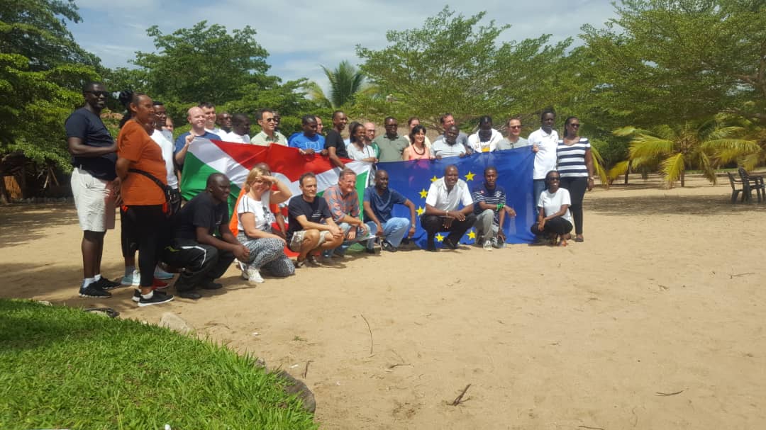 UEauBurundi's tweet photo. L'année 2019 à @UEauBurundi démarre avec le team building : esprit d'équipe, communication, leadership sont les mots-clés. #UEprêtpour2019 https://t.co/GpiPE2kb7o