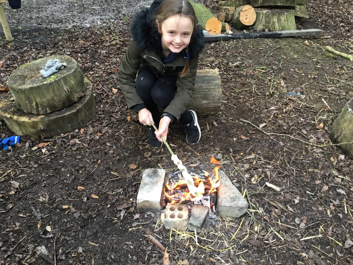 CroxbyPrimary's tweet photo. The children really enjoyed the morning at welton waters #buildingfires #cooking #marshmallows https://t.co/FpuFbIilkn