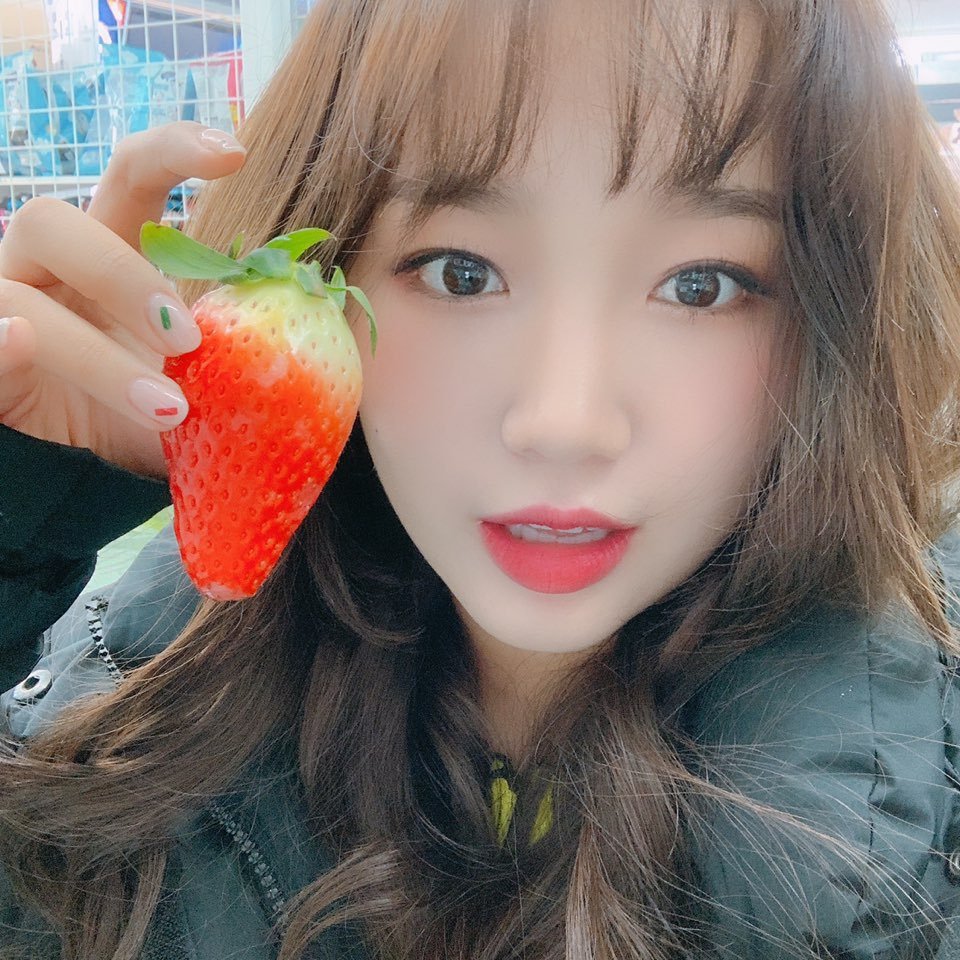99YOYOMI's tweet photo. Bom day <3 https://t.co/vV1n8lalJd