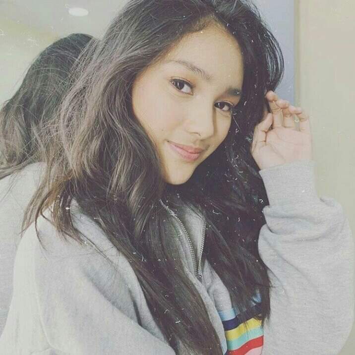 lizzjoyyy's tweet photo. My Queen is slaying 👑💛
@AljonMendoza_ @msKarinaB https://t.co/9wSTlBSLfw