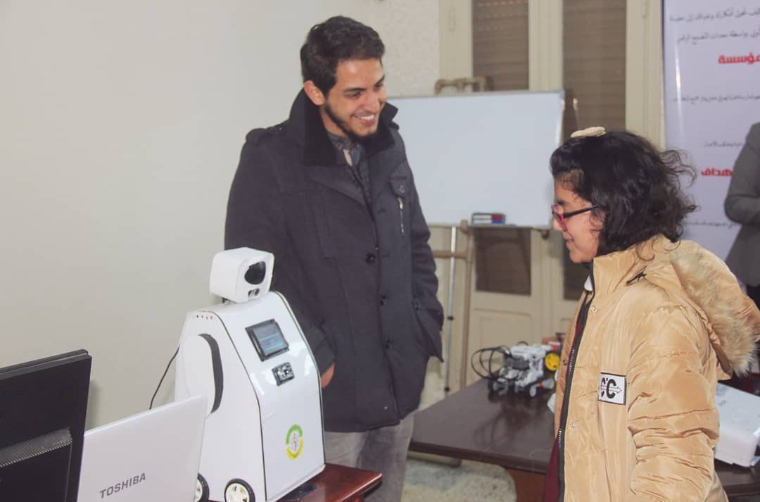 FablabLibya's tweet photo. سعدنا بزيارة طلبة مدرسة شمس لمؤسسة فاب لاب ليبيا حيث قاموا بجولة في معامل التصنيع الرقمية وفيها جربوا الروبوت (IPAR) و(lego) وتعلموا البرمجة واستخدام الالكترونيات.
#FabLab_Libya https://t.co/pJSEDVF4ic