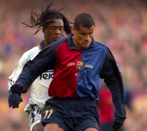 buzzfeedcapotao's tweet photo. 20 anos atrás, o melhor do mundo era um brasileiro. Rivaldo. https://t.co/atilUAKUkl