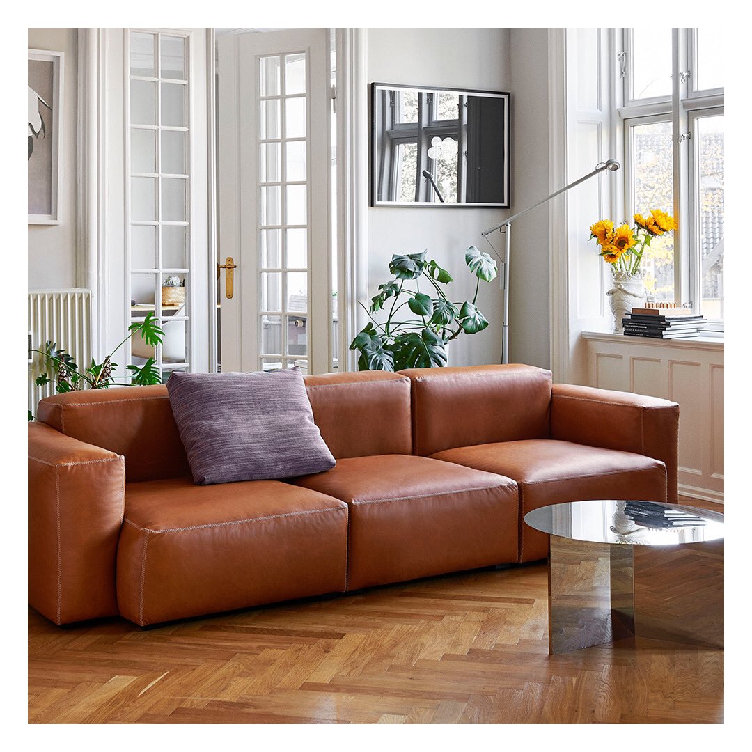 mobler_es's tweet image. Uno de nuestros favoritos, el sofá modular Mags y Mags Soft. El sofá puede configurarse para adaptarse a cualquier espacio y está disponible en una gran variedad de telas. #magssofa #magssoft #modularsofa #haydesign