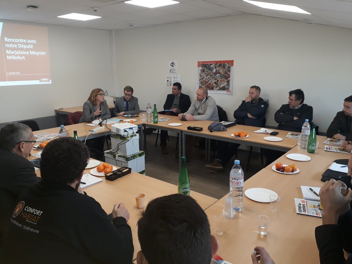 PointP_fr's tweet photo. Réunion en #Isere avec @M_MeynierM, des membres de #GénérationArtisans et collaborateurs de notre région #AURHA pour évoquer la #RénovationEnergétique #performance #bâtiment #rénovation #habitat. Merci pour cette belle implication de tous les acteurs ! 😀 https://t.co/QyROzpyXYW