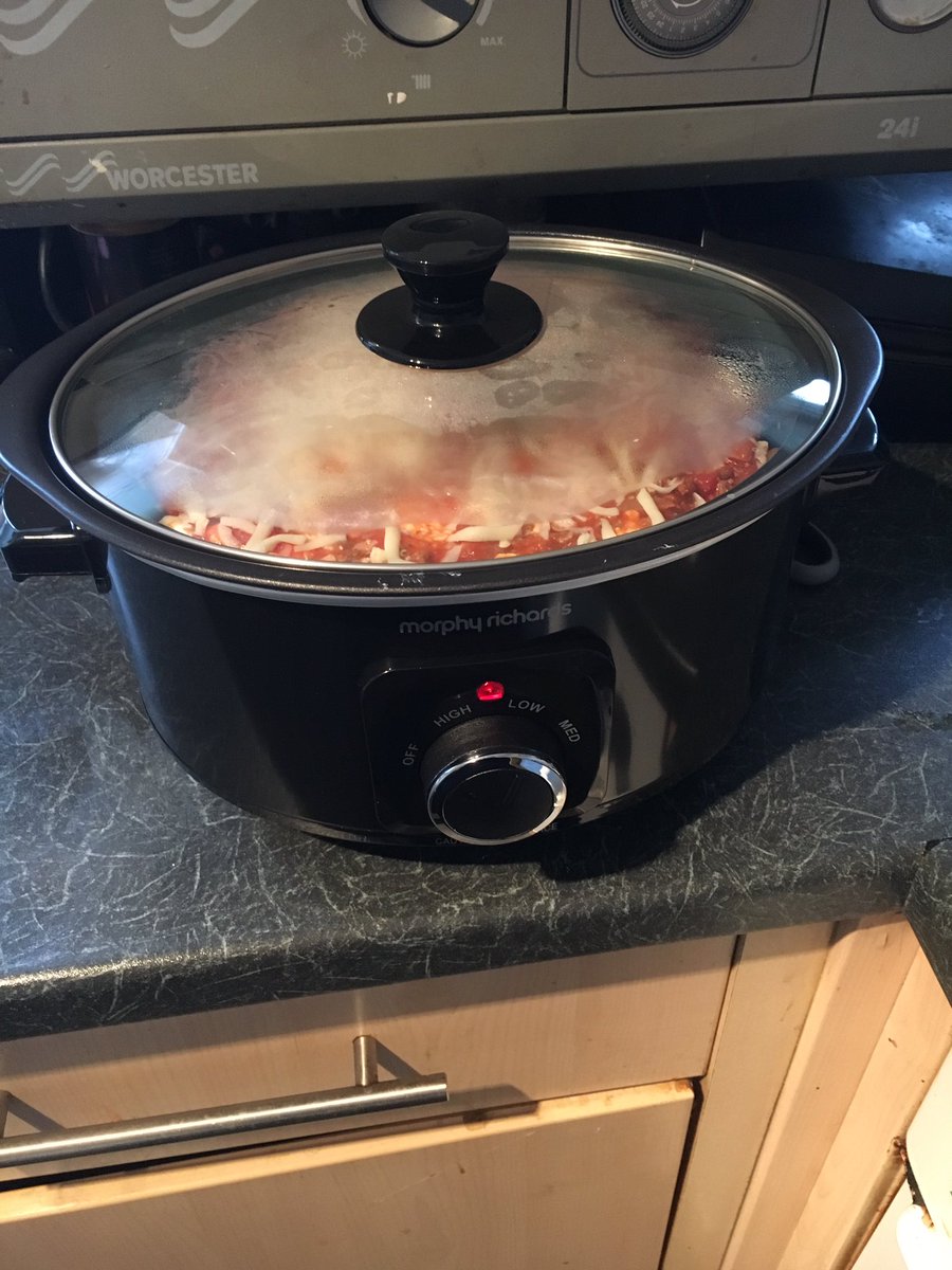 Sammie_GraceTV's tweet image. Lasagna is in the slow cooker #cookingexperiments