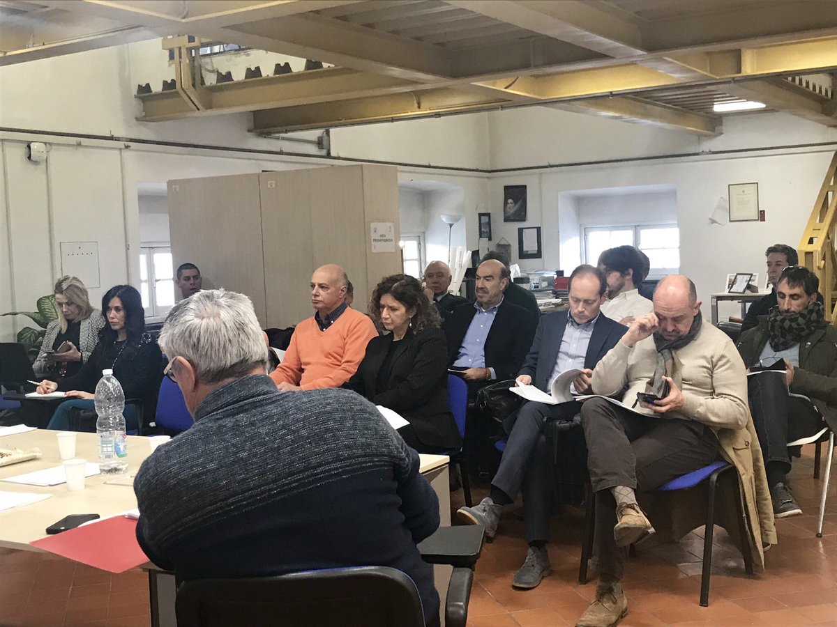 AnciLiguria's tweet photo. Consiglio #Direttivo.
All’ordine del giorno, tra i punti, la #leggebilancio 2019, il dl #Semplificazioni in discussione al Senato, #stazioni uniche appaltanti e #centrali uniche di #committenza in #Liguria https://t.co/psYbNEGicX