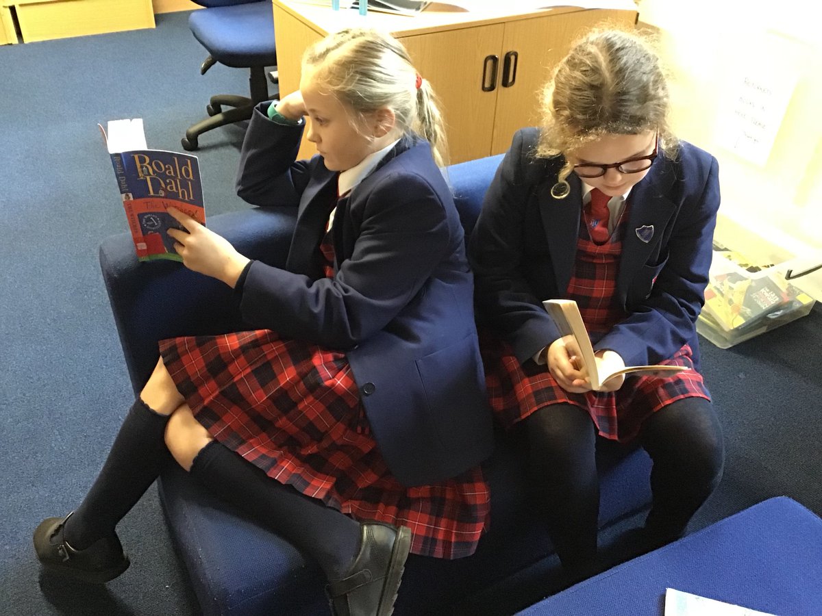 THSch_Junior's tweet photo. #THYear5 love reading in the library! 📚😀👍 #THLibrary #THEnglish #readingforpleasure https://t.co/rX0QCWOerv
