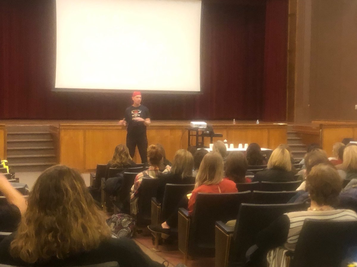 dschroeder364's tweet image. Spending time with Dave Burgess today!  Excited to have him here!  #mjshsproud  #swprsc #@DrVickie_swprsc