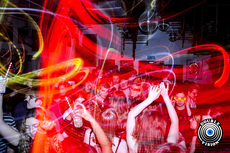 Regardless of whether you're celebrating Valentine's Day with your other half or drowning your sorrows to mark another year of the single life, spend it at Faraway Cocktail Club this year at Double Vision's 3rd Wheel Disco! 365bristol.com/story/2019/01/…