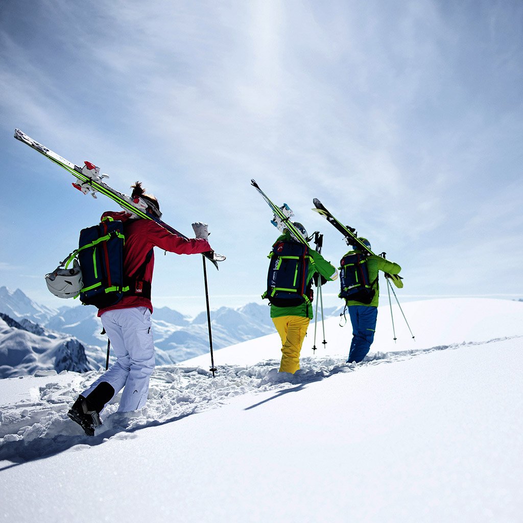 skiyard's tweet image. It&apos;s Monday and there&apos;s only one thing to do, bootpack to the top and grab some untracked. It&apos;s out there, but like any Monday, you&apos;ll have to work hard to get the goods. #untracked #bootpack #ride #Powder #POWDERDAY