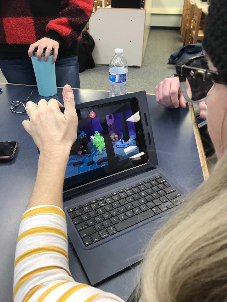 DrJacieMaslyk's tweet photo. Learning about Toontastic 3-D and creating our own animations at #P3TechFest19 ! https://t.co/KTgsb7TDa8