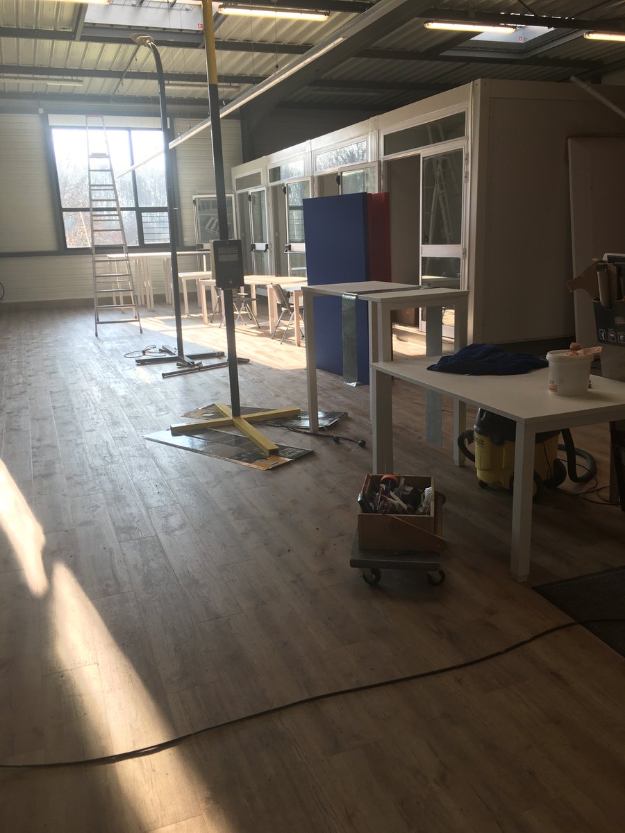 Les travaux avancent et le lieu de coworking prend forme !!! bientôt le réception du mobilier pour le confort des futurs coworkers 🤣 un programme d'animations est en cours de réflexion, on vous en dit plus très prochainement ;-) #coworking #freelance