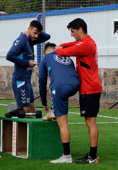 APFfutbolpf's tweet photo. Ponente en el #VIIIMasterPRL
👨🎓 Marcos Chena Sinovas @MarcosChenaSin
Doctor en Ciencias de la Actividad Física y Deporte. Preparador Físico y Readaptador del CD Tenerife @CDTOficial. Ex – Preparador Físico @GetafeCF, @GranadaCdeF.
📝Inscribirse aquí:
https://t.co/s27z9nlGZh https://t.co/0IP1Qo4VKJ