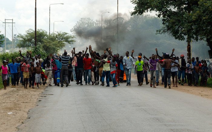 ewnupdates's tweet photo. Zim court rules minister had no authority to order internet shutdown https://t.co/VmLkTQibXg https://t.co/nItDwWKjjQ
