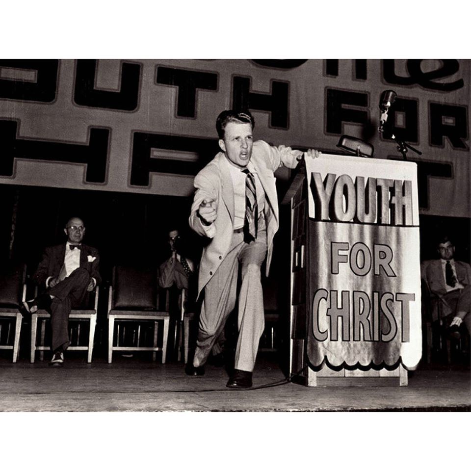 YFCintl's tweet photo. On this day in history (January 21, 1947)... Check out this Youth for Christ Newsletter from the late Rev. Billy Graham: https://t.co/0275zp6oHl #RememberBilly #youth #yfci #youthforchrist #jesus #inspired #youthmininistry #youthgroup #movement #bestkeptsecret #onthisday #history https://t.co/2VVw66MxBY