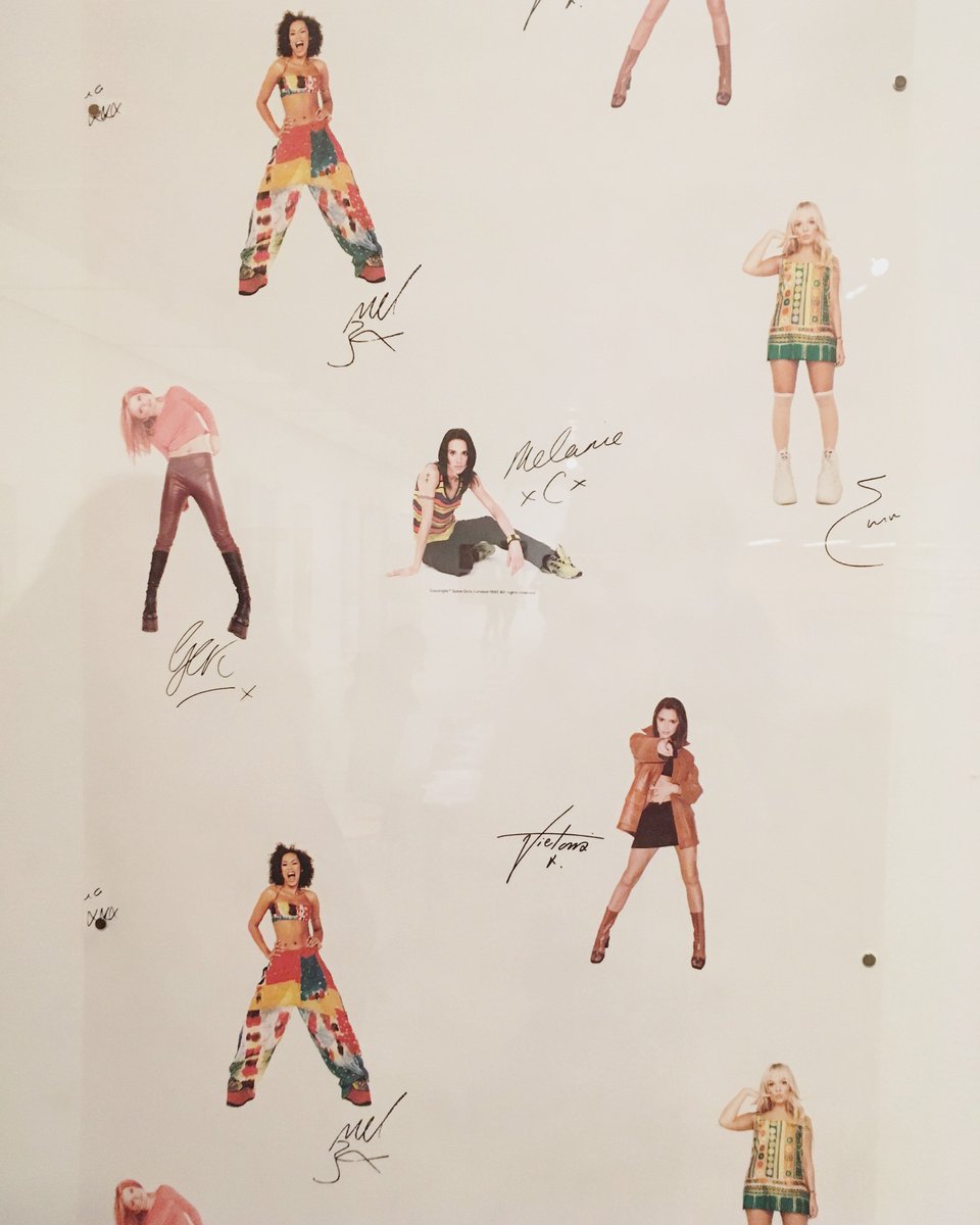 JemimaForbes's tweet photo. Went to #Manchester's @WhitworthArt for the first time last weekend for #poetsandplayers - would definitely recommend it! Also loved the quirky wallpaper exhibit, although mainly this amazing #throwback #spicegirls wallpaper 😂 https://t.co/48VXXjcxdy