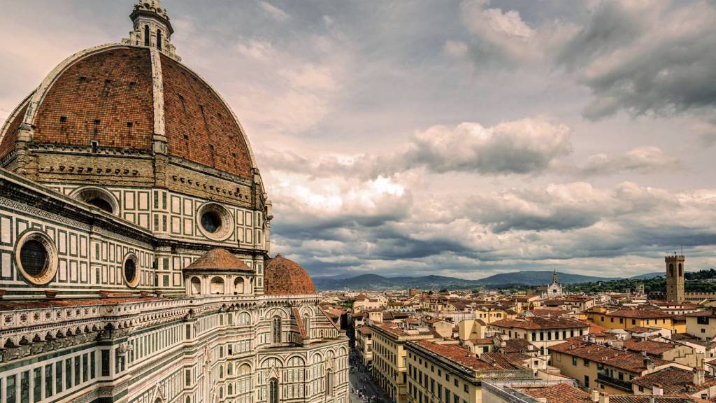 ItalyonaBudget's tweet photo. Why should I visit Florence? https://t.co/ONy2arMZws https://t.co/RRMtUsnJa9