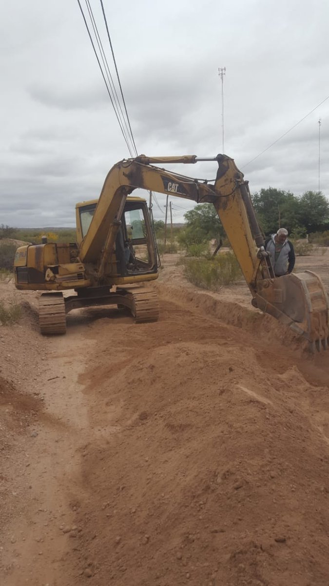 MinAguaYEnergia's tweet photo. Cumpliendo con el compromiso asumido por el @GobDeLaRioja de mejorar la #CalidadDeVida de los vecinos de toda la provincia, ampliamos #RedDeAguaPotable para mejorar servicio a vecinos de #LasTalas en Dpto. Los Sauces. Este verano #SiTenemosAgua #NosAlegramosTodos https://t.co/7vDcTUcU4M