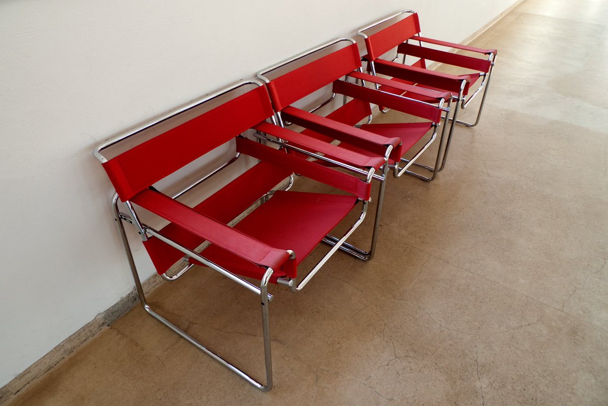 Congrats to the anniversary of the century - the bauhaus movement.

#bauhaus #dessau #bauhausdessau #bauhausschool #waltergropius #anniversary #100years #olex #oliverlins #alexanderlins #architecture #furniture #design #art #minimalism

Photo credits: @olex_oliver