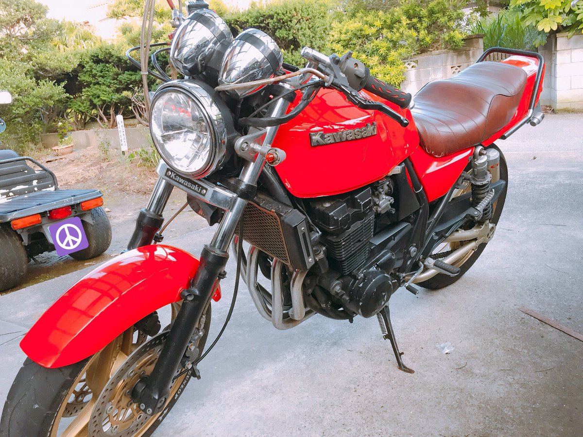 polyester69's tweet photo. ZRX400 
自賠責保険.車検 無し
RPM菅 マフラー インナーサイレンサー無し
水温計付き
現在不動ですが２ヶ月前まで動いていました。
自分で直せる方、部品取りにいかがでしょうか？
5万円
#ZRX400売ります #ZRX400 https://t.co/2rgiVvNsxN