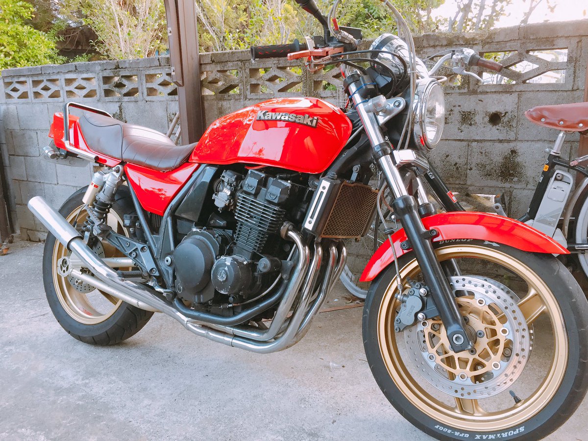 polyester69's tweet photo. ZRX400 
自賠責保険.車検 無し
RPM菅 マフラー インナーサイレンサー無し
水温計付き
現在不動ですが２ヶ月前まで動いていました。
自分で直せる方、部品取りにいかがでしょうか？
5万円
#ZRX400売ります #ZRX400 https://t.co/2rgiVvNsxN