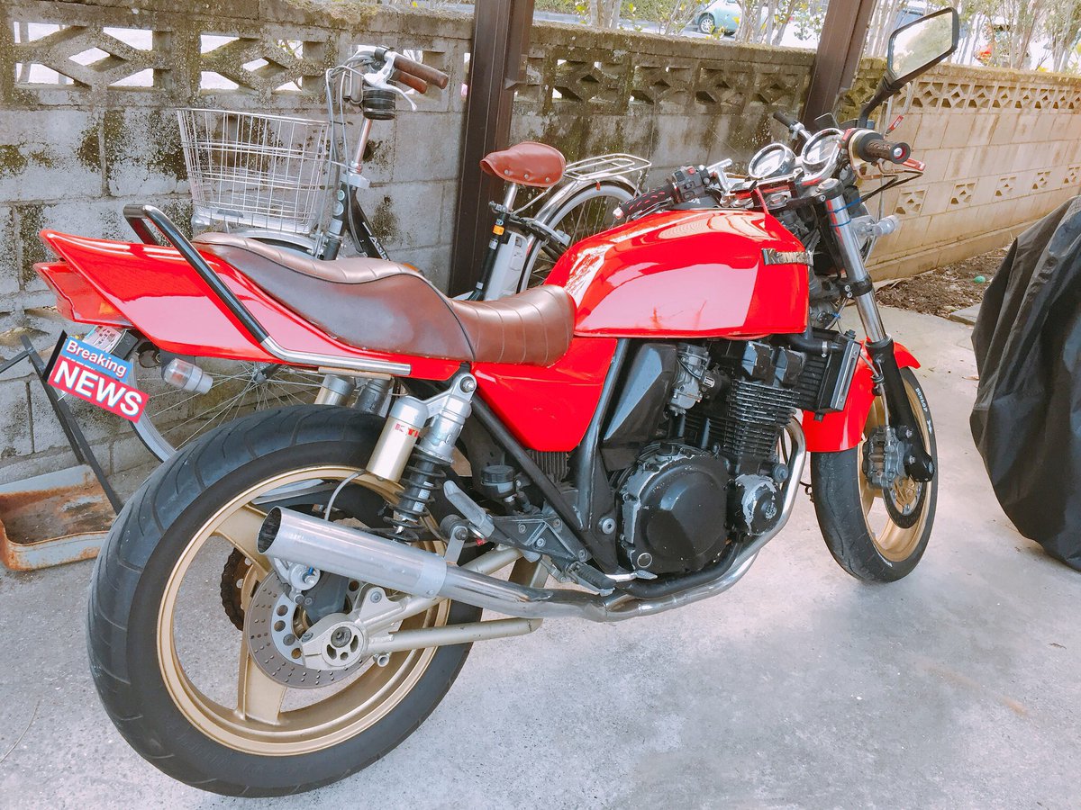 polyester69's tweet photo. ZRX400 
自賠責保険.車検 無し
RPM菅 マフラー インナーサイレンサー無し
水温計付き
現在不動ですが２ヶ月前まで動いていました。
自分で直せる方、部品取りにいかがでしょうか？
5万円
#ZRX400売ります #ZRX400 https://t.co/2rgiVvNsxN