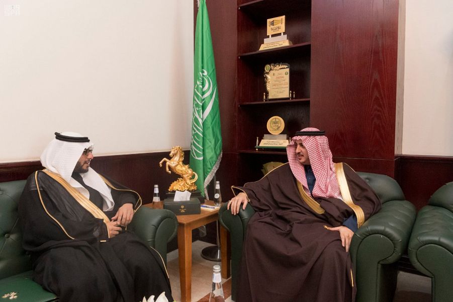 الكلية التقنية بجدة On Twitter الز ي الرسمي للكلية هام جدا ويتطلب من الجميع الالتزام به كما هو واضح بالصورة