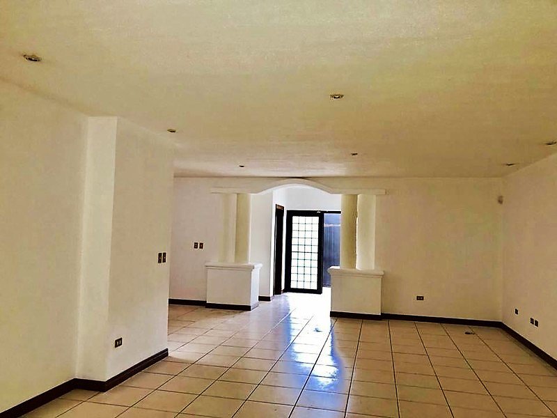 RealtyJcfrancis's tweet image. Casa de 310 m2 sobre #terreno de 273 m2 para #Venta $319.000 o #Alquiler $1.700 en Pinares de Curridabat.

Visite: inmotico.com/venta-cr000021…

#BienesRaices #Curridabat #CostaRica
#Home #RealEstate #PuraVida #Inmuebles