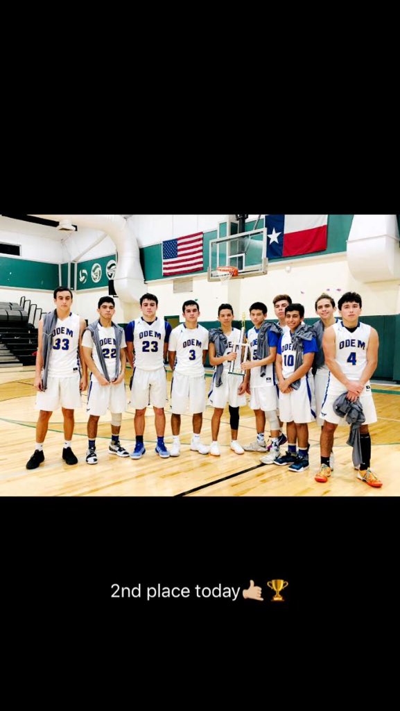 IsoBoy123's tweet photo. It’s been an awesome season with these guys couldn’t ask for a better team but next year I know they’re gonna wreck it without me...☝🏽✊🏽🏀 https://t.co/78C7sD0mDf