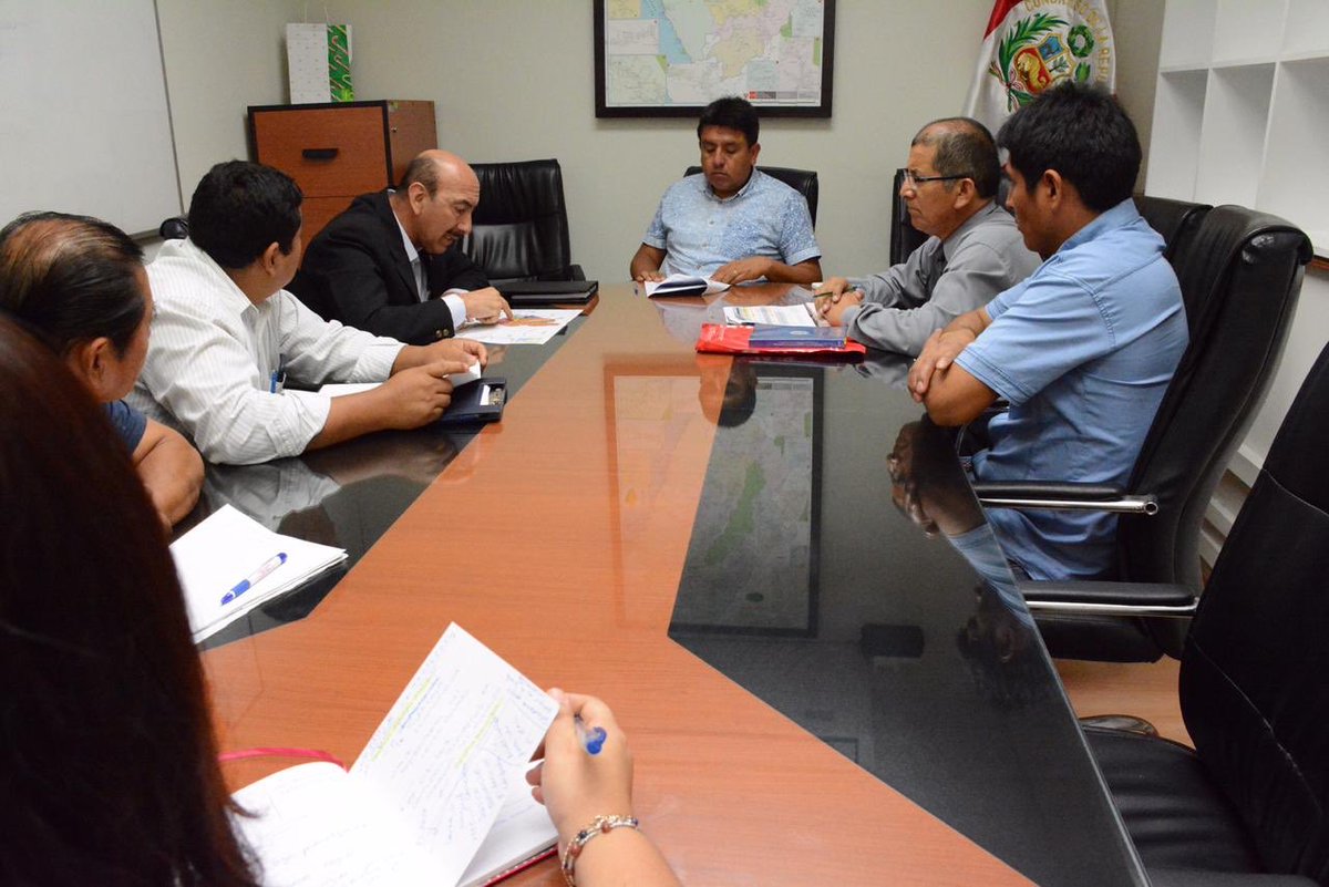 R_Exteriores_CR's tweet photo. #Ahora Reunión con Representantes d Comité de Gestión para Creación d distritos #Cochabamba, #Lambras y #Tocas en Provincia d #Tayacaja, en #Huancavelica. Se explicó situación de #PL y criterios para su debate en Comisión d Descentralización. Nuevos distritos = servicios básicos. https://t.co/LYhVX5AhxK
