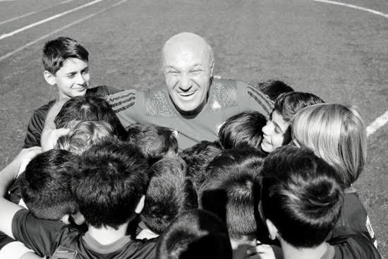 Türk futboluna çok uzun yıllar emek veren Teknik Direktör Yıldırım Uran'ı kaybetmenin büyük üzüntüsünü yaşıyoruz.
Merhuma Allah'tan rahmet, geride kalanlara başsağlığı ve sabırlar dileriz.