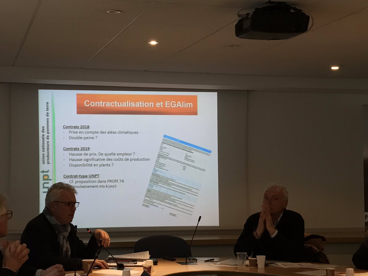 UNPT_FRANCE's tweet photo. [Conférence de presse UNPT] 21/01/2019 #contrats
L’UNPT et ses membres proposeront en 2019 un contrat-type à leurs producteurs pour les aider à sécuriser leurs revenus ! https://t.co/5CIqjhEqzg