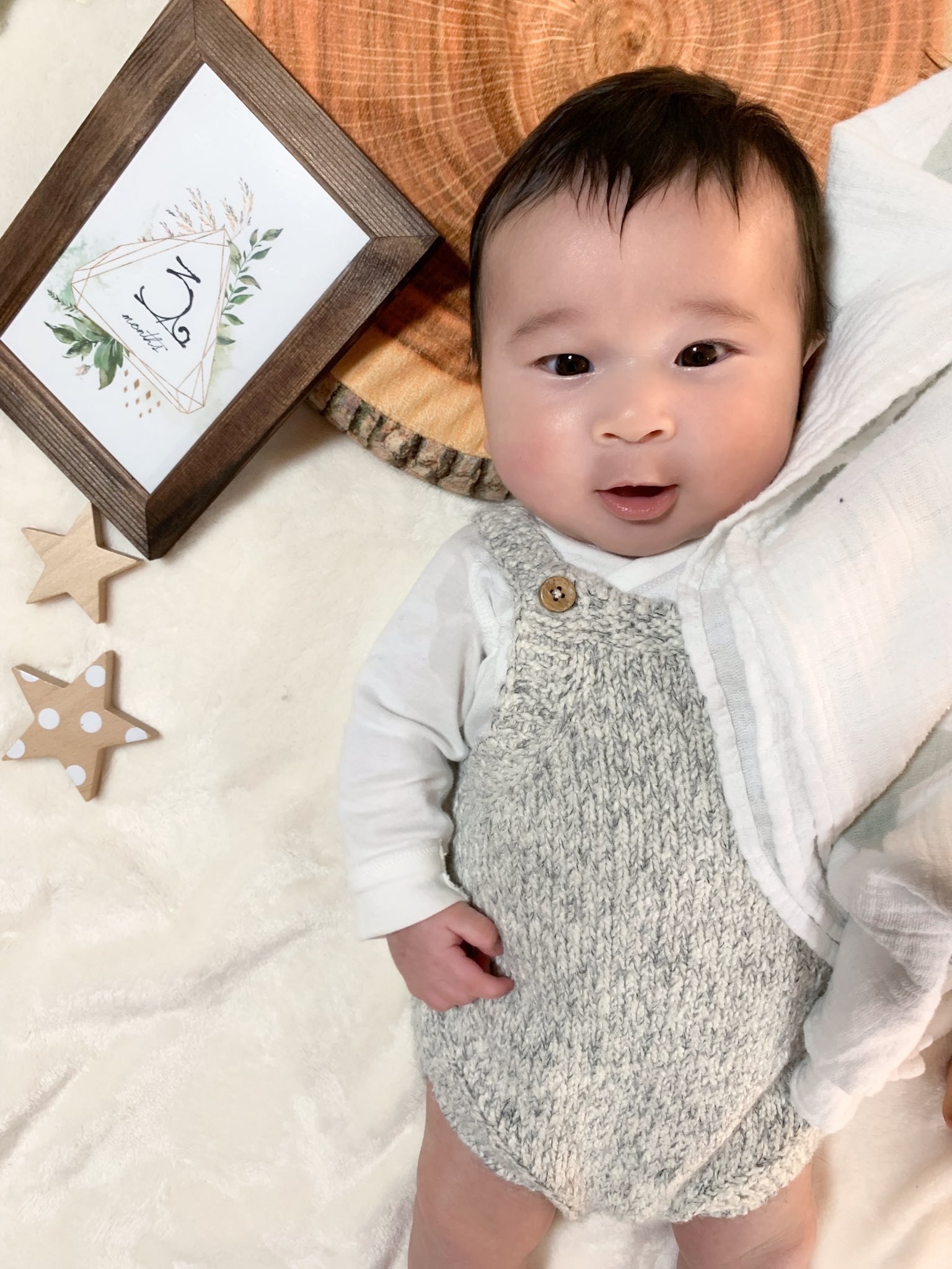 Chisa Izb Pa Twitter ゆっくん 3ヵ月 ふぅちゃんも ってオムツ1枚に 笑 先にふぅちゃんの撮影もしなきゃ怒る 難しい2歳児の姉 弟は癒し 可愛すぎる 親バカ 2歳4ヶ月 生後2ヶ月 ふぅちゃんの赤ちゃんの時より 遥かに可愛い弟 笑 同じ顔なのになぜ