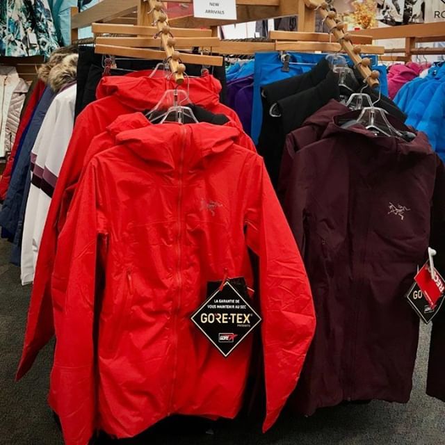 You're wishing you would have bought that #Arcteryx jacket you saw at Northern Ski Works over the weekend, aren't you? Guess what, you still can! Shop online at northernskiworks.com. Free Shipping on all orders over $200. bit.ly/2FOW3ef