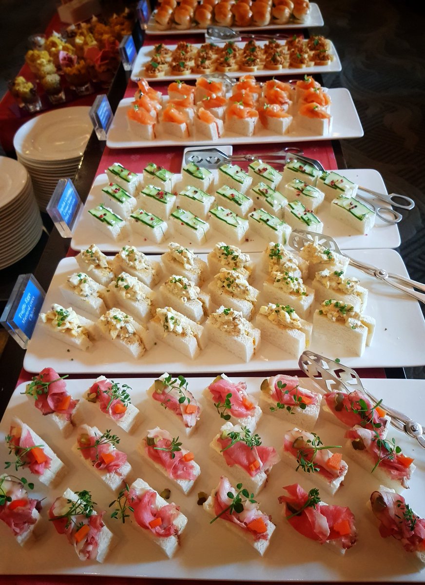 paanito's tweet photo. Afternoon Tea Buffet สำหรับวันเสาร์-อาทิตย์ ที่ รร.Anantara Siam นี่ถือว่าติดอันดับต้นๆ เลยนะคะ สามารถสั่งเครื่องดื่มได้ 2 ชนิด ราคา 950++ ส่วนวันธรรมดา 850++ แต่จะมาเป็น set ไม่ใช่บุฟเฟต์ค่ะ  บรรยากาศ สวยดีงาม เปิดบ่าย 2 ถึง 6 โมงเย็นค่า 😘 @aroii #นางฟ้าพาชิม #afternoontea https://t.co/uSQq5M6Quh