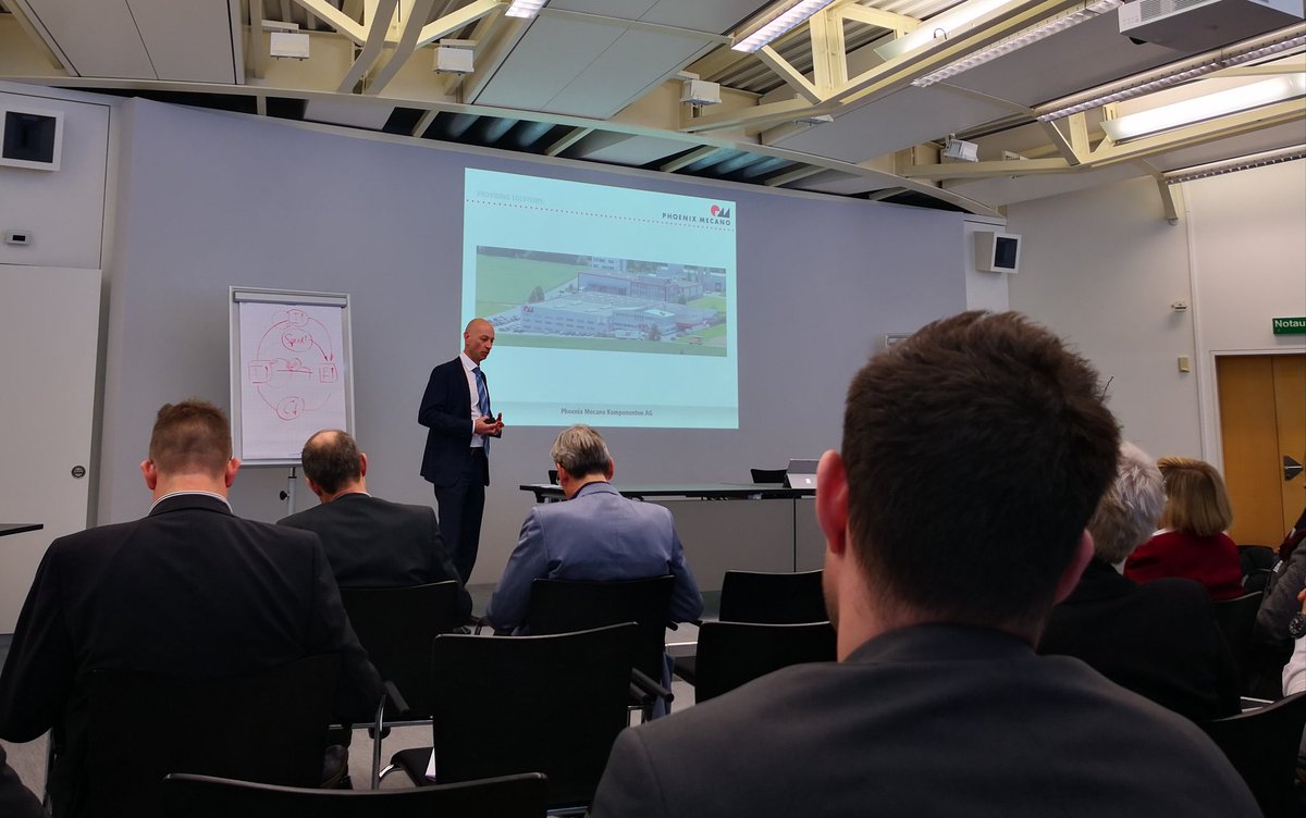 Michael Jahn von Phoenix Mecano zu Lean Lösungen in der Produktion am 49. St. Galler Anwenderforum #awfsg_cckey #lean