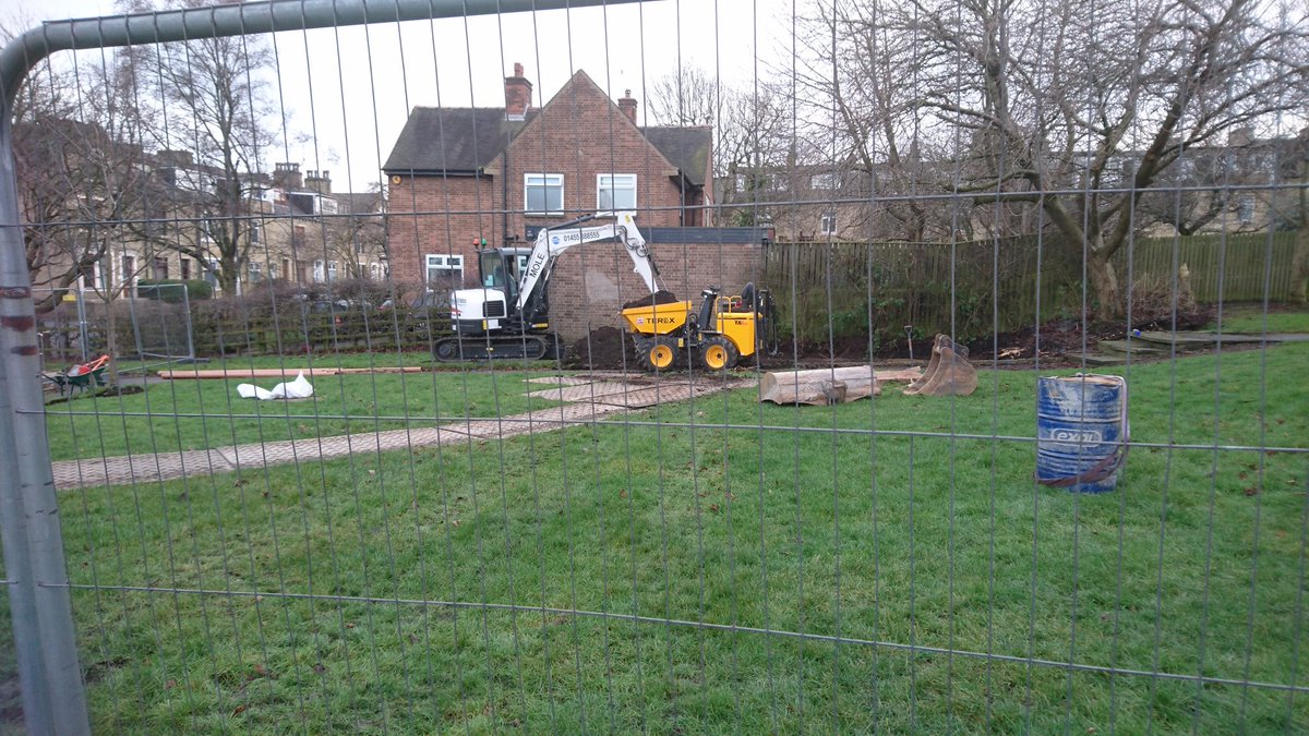 warmtheheartbd5's tweet photo. Diggers! Work begins on the pipewoek https://t.co/pTfd8ZuRjK