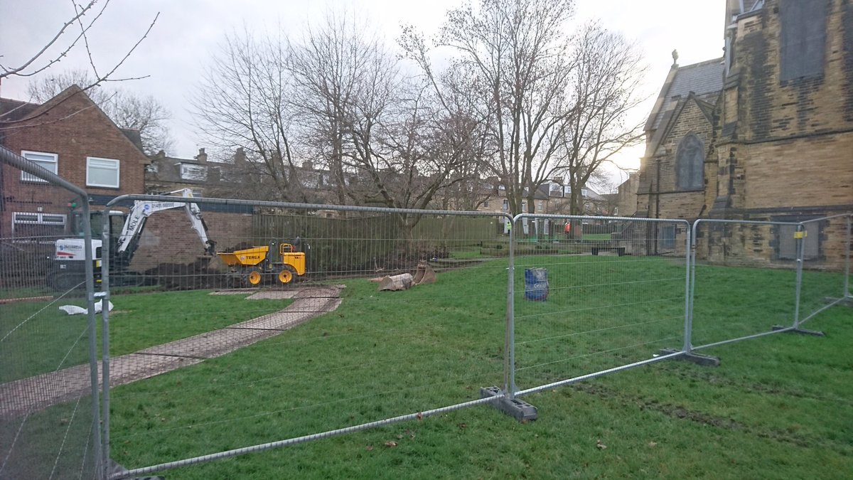 warmtheheartbd5's tweet photo. Diggers! Work begins on the pipewoek https://t.co/pTfd8ZuRjK