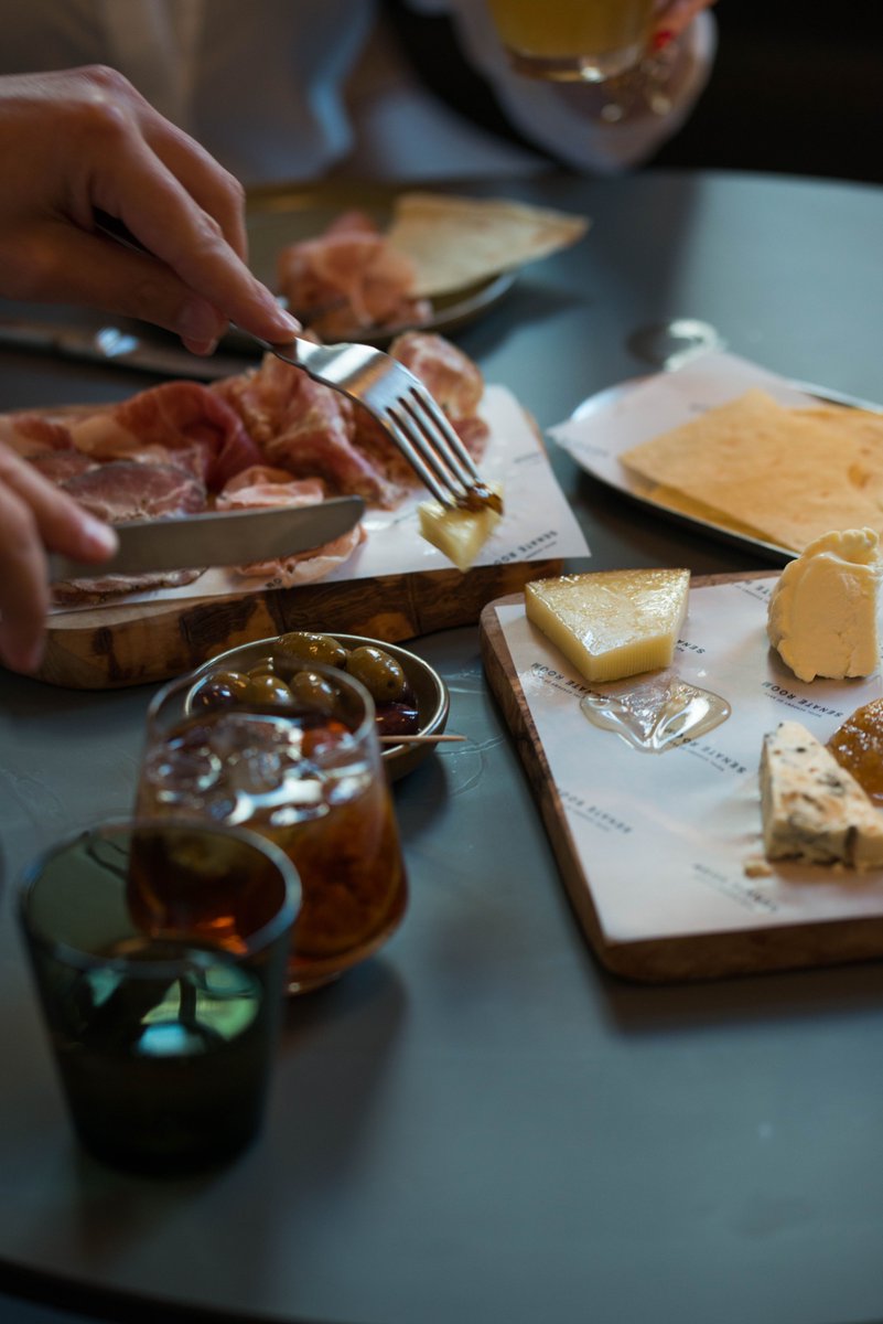 As night falls, we change to an aperitivo menu with classic Italian flavours. Enjoy this from 5pm every day